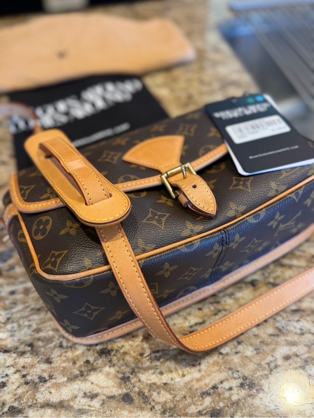 Louis Vuitton Monogram Sologne Crossbody Bag - Picture 4 of 12